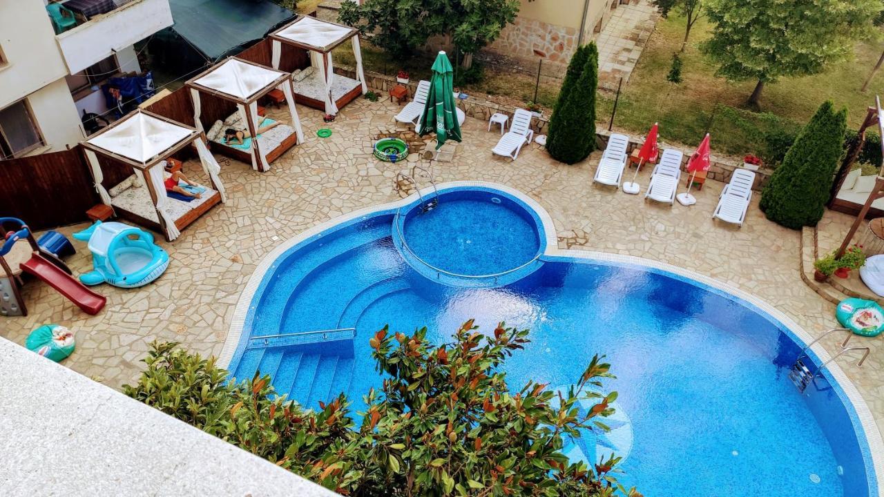 לוזנטס Saint George Family Hotel מראה חיצוני תמונה