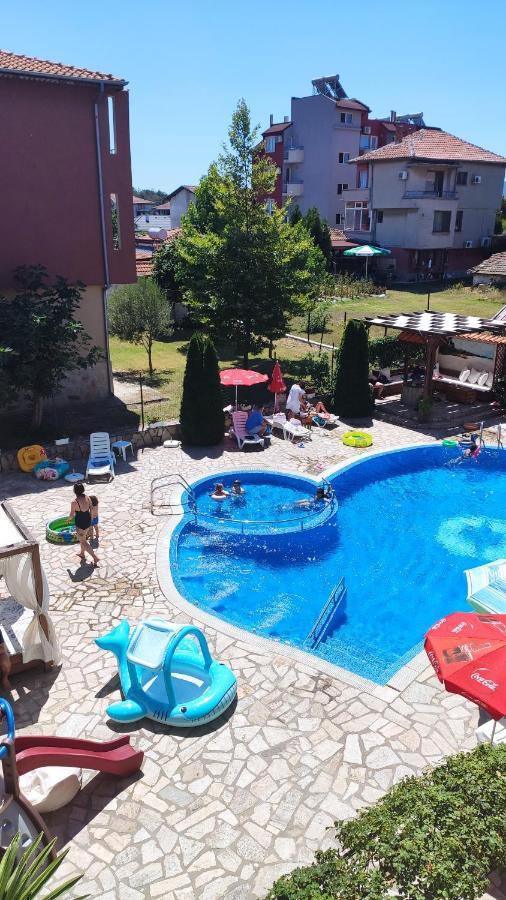 לוזנטס Saint George Family Hotel מראה חיצוני תמונה