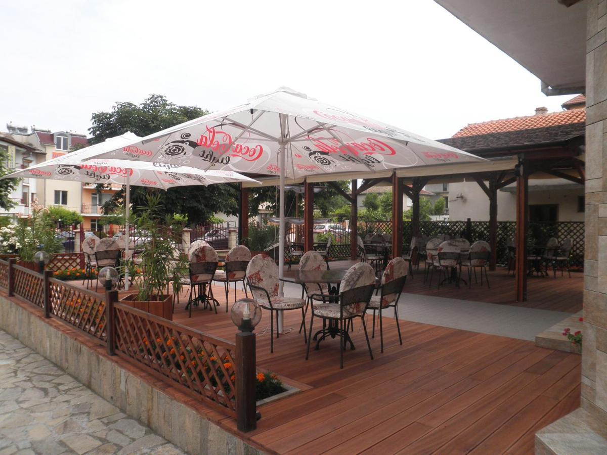 לוזנטס Saint George Family Hotel מראה חיצוני תמונה