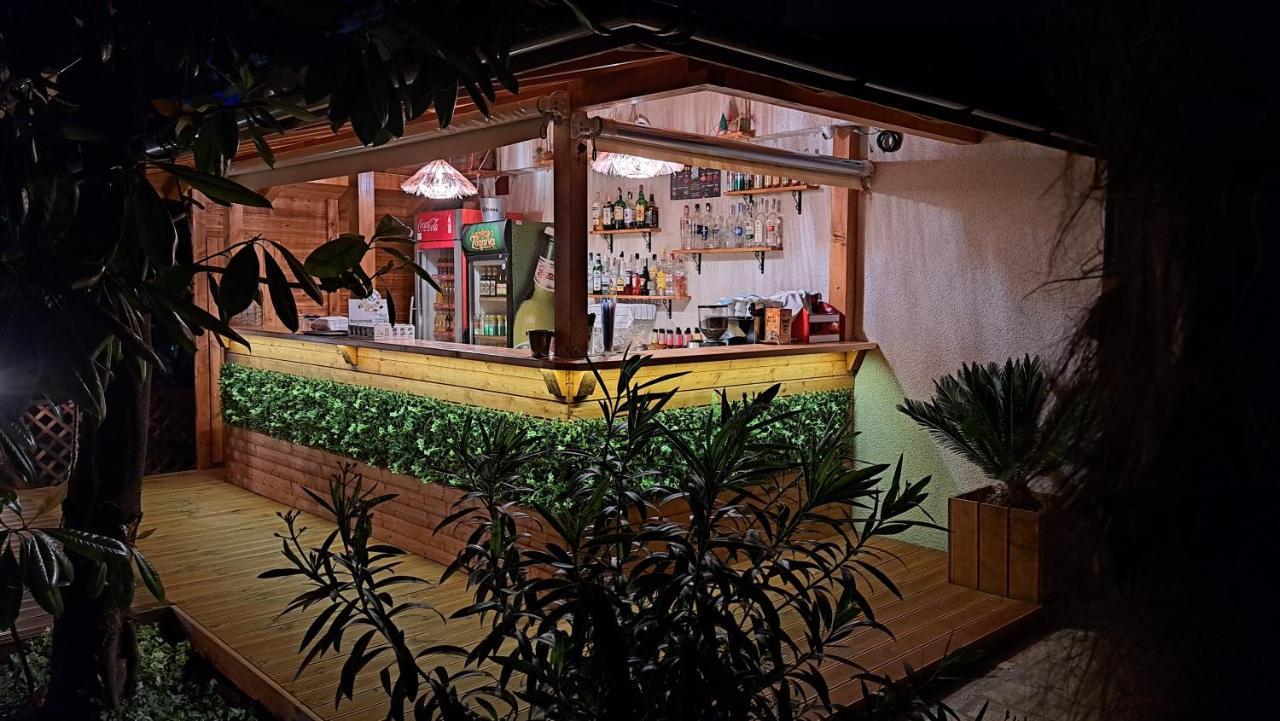 לוזנטס Saint George Family Hotel מראה חיצוני תמונה