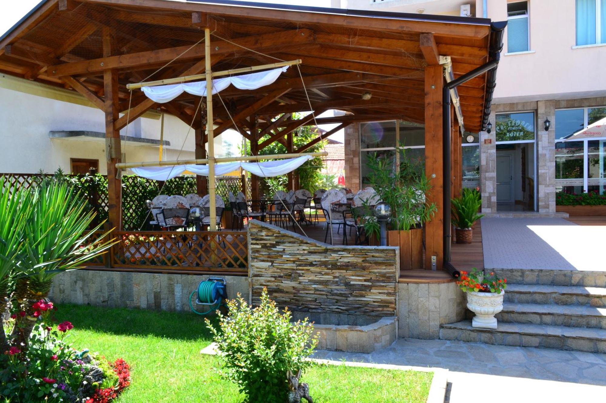 לוזנטס Saint George Family Hotel מראה חיצוני תמונה