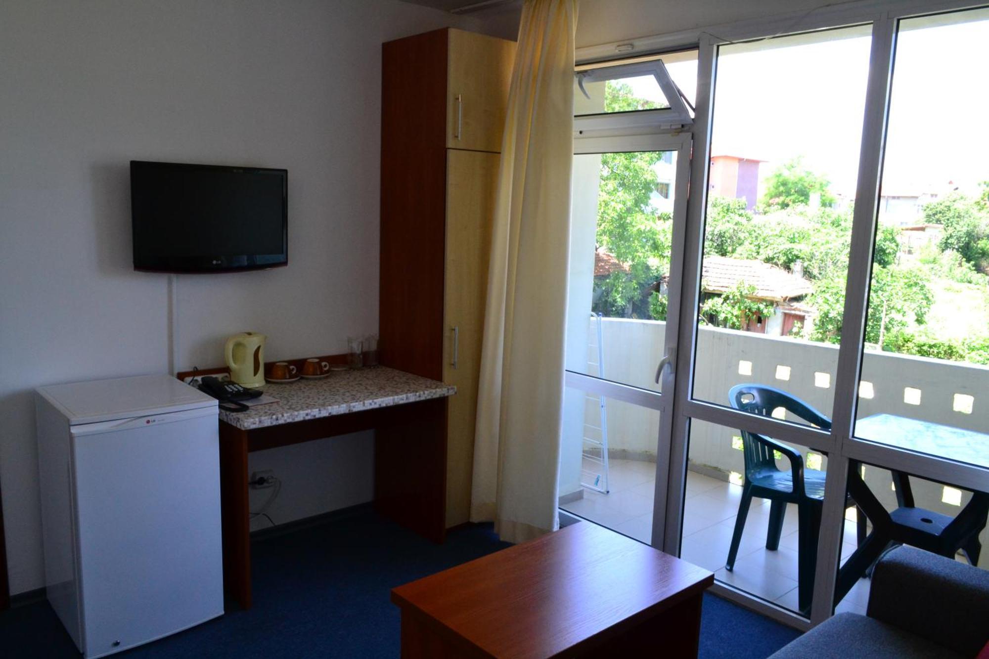 לוזנטס Saint George Family Hotel מראה חיצוני תמונה
