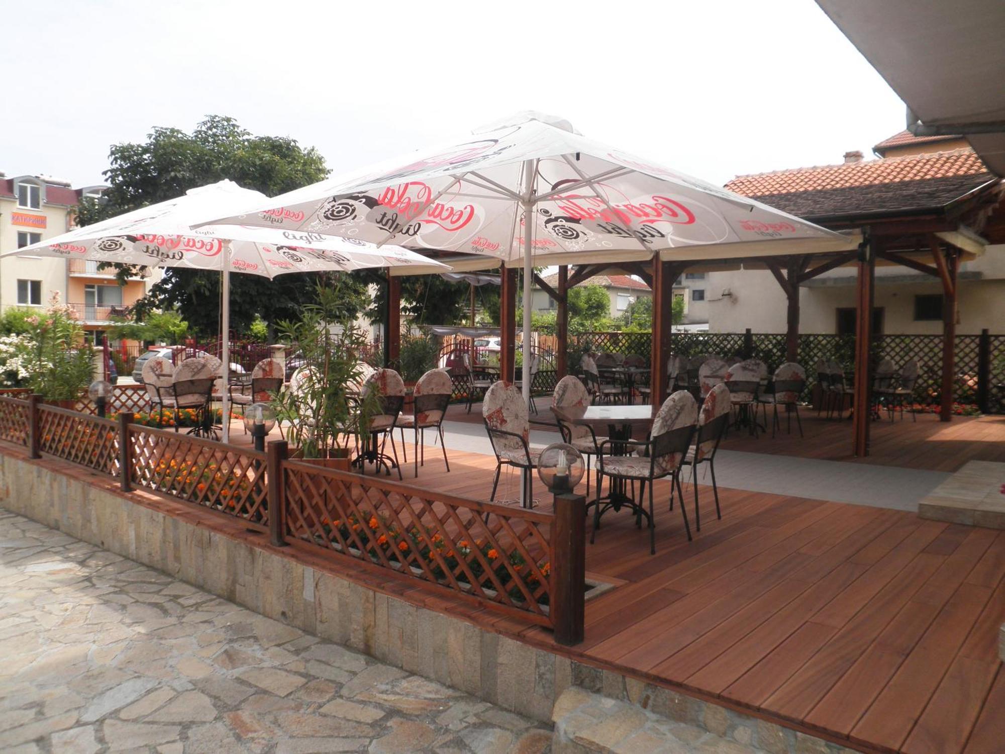 לוזנטס Saint George Family Hotel מראה חיצוני תמונה