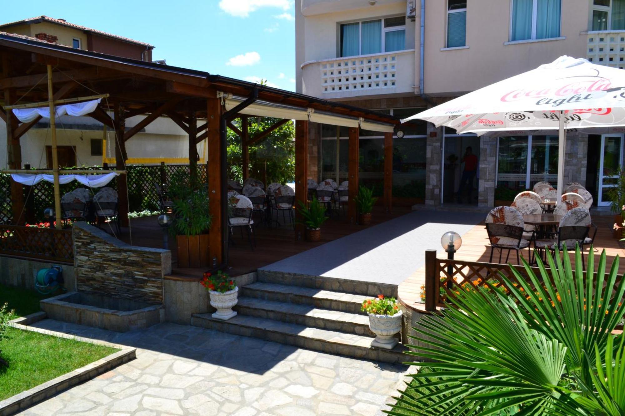 לוזנטס Saint George Family Hotel מראה חיצוני תמונה