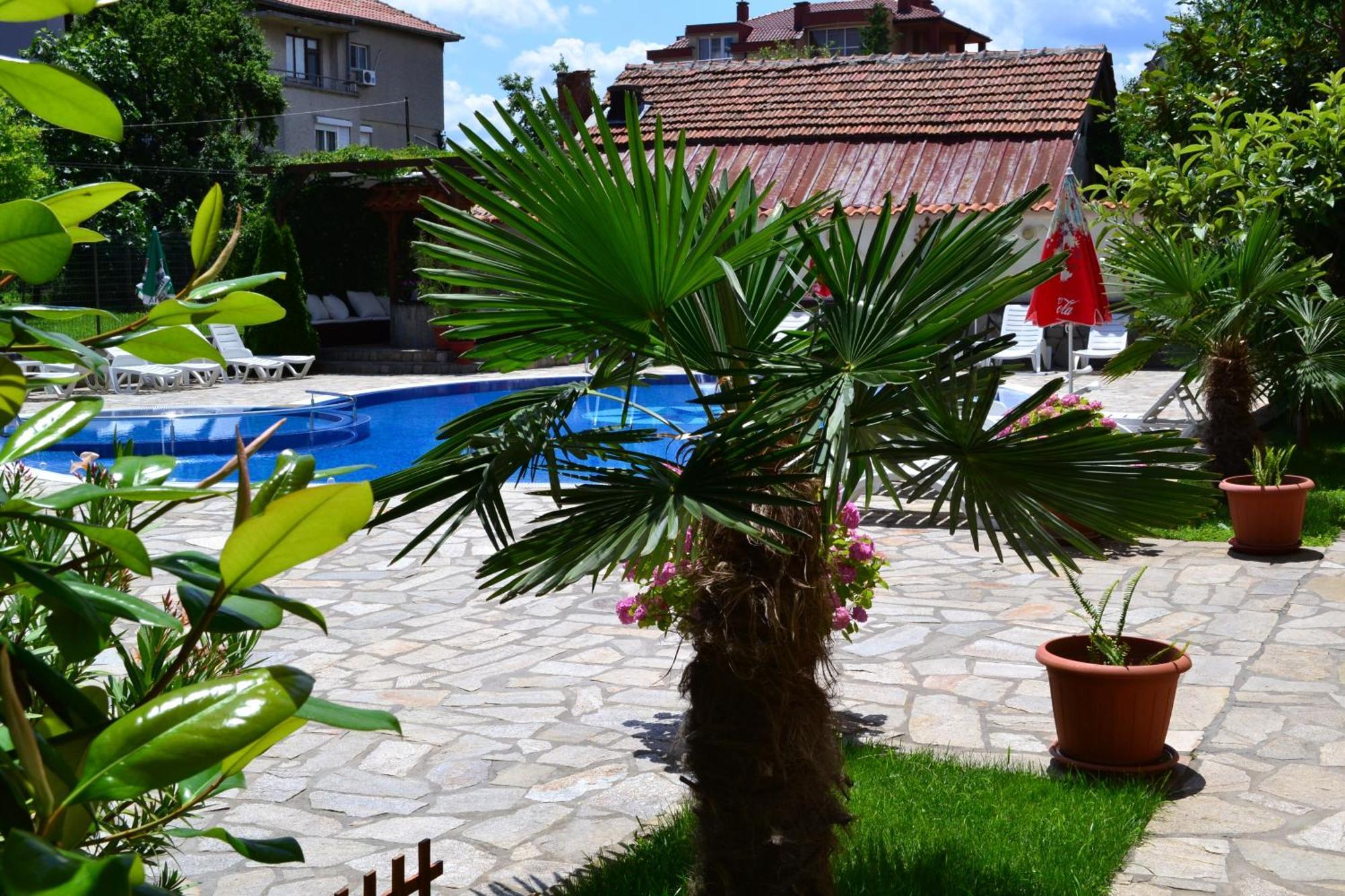 לוזנטס Saint George Family Hotel מראה חיצוני תמונה