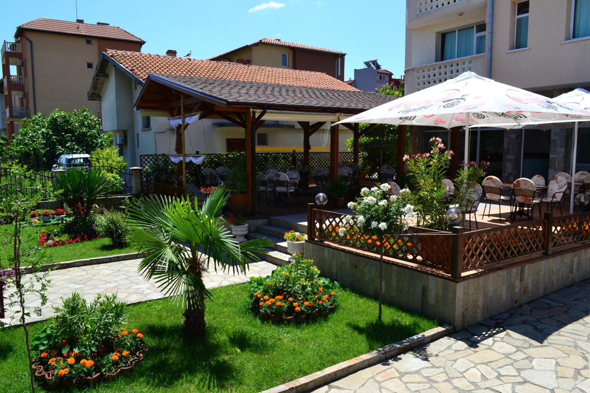 לוזנטס Saint George Family Hotel מראה חיצוני תמונה