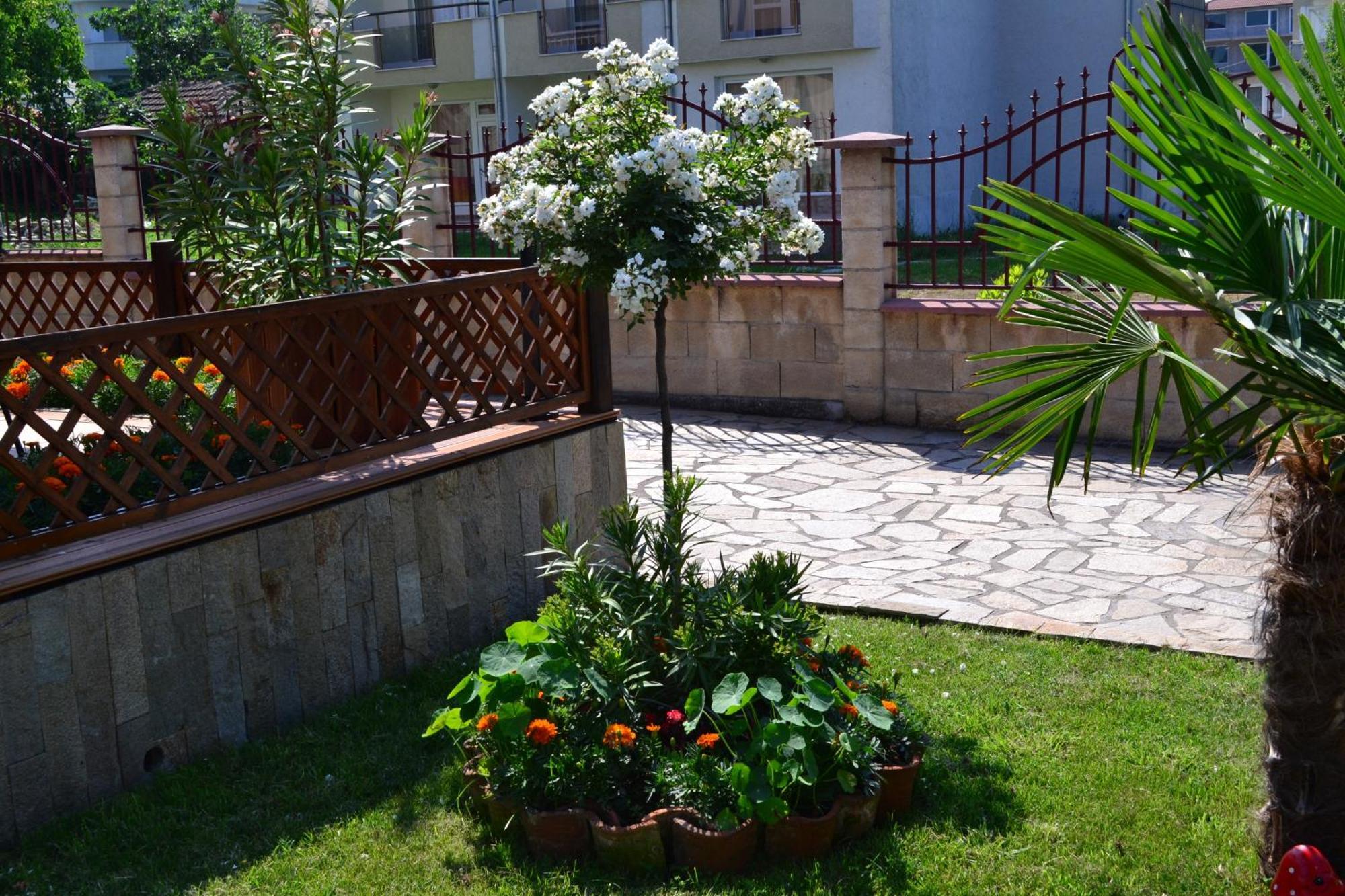 לוזנטס Saint George Family Hotel מראה חיצוני תמונה
