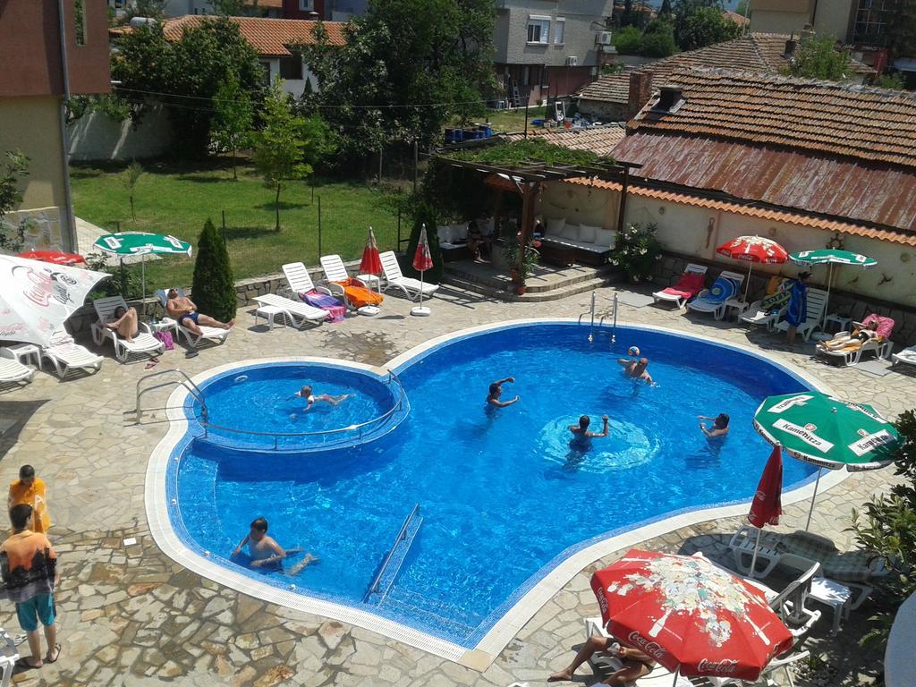 לוזנטס Saint George Family Hotel מראה חיצוני תמונה