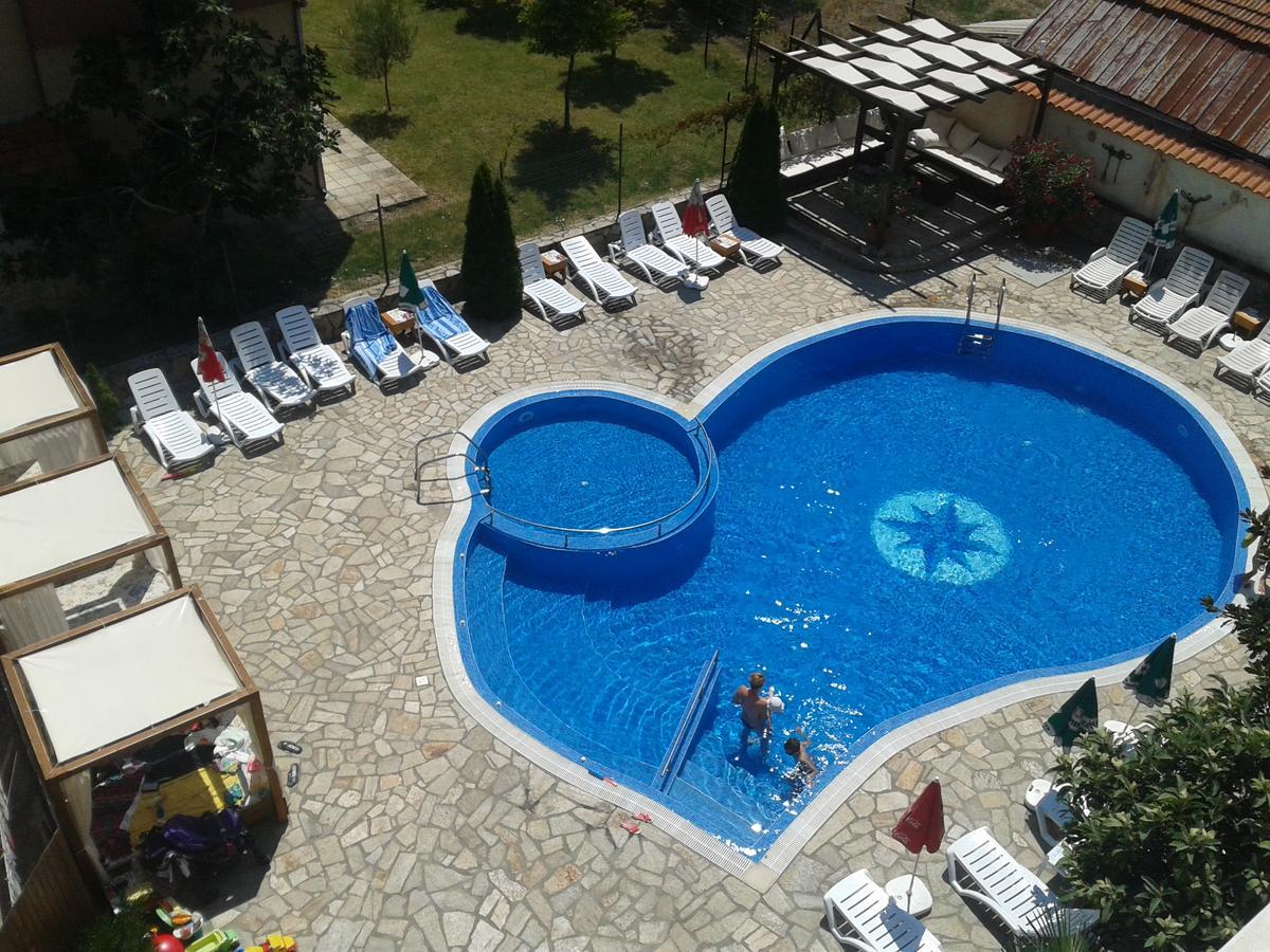 לוזנטס Saint George Family Hotel מראה חיצוני תמונה