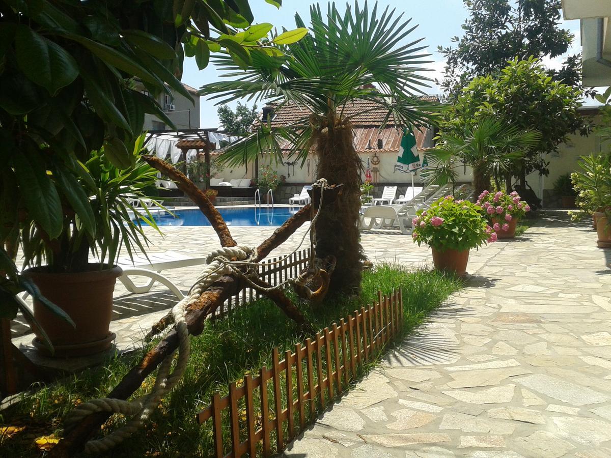 לוזנטס Saint George Family Hotel מראה חיצוני תמונה