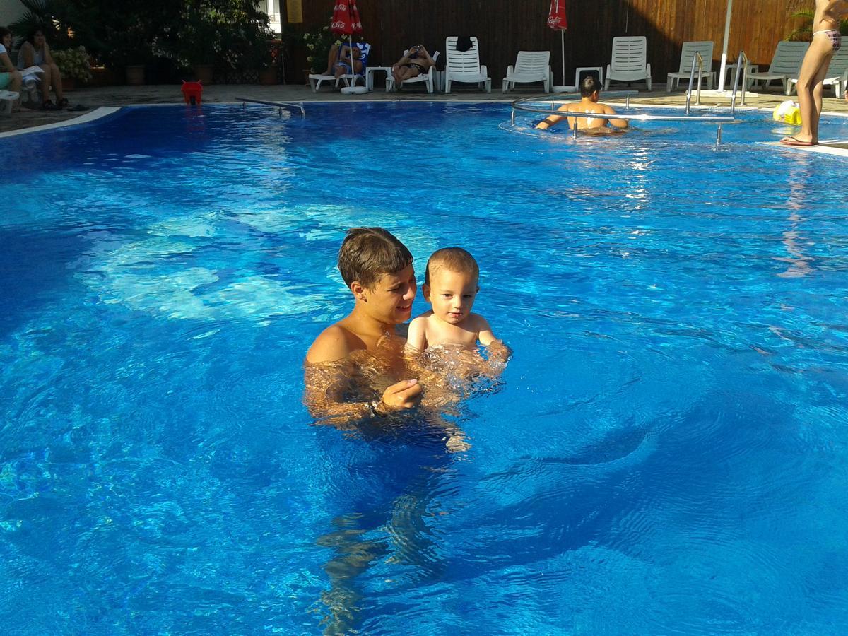 לוזנטס Saint George Family Hotel מראה חיצוני תמונה
