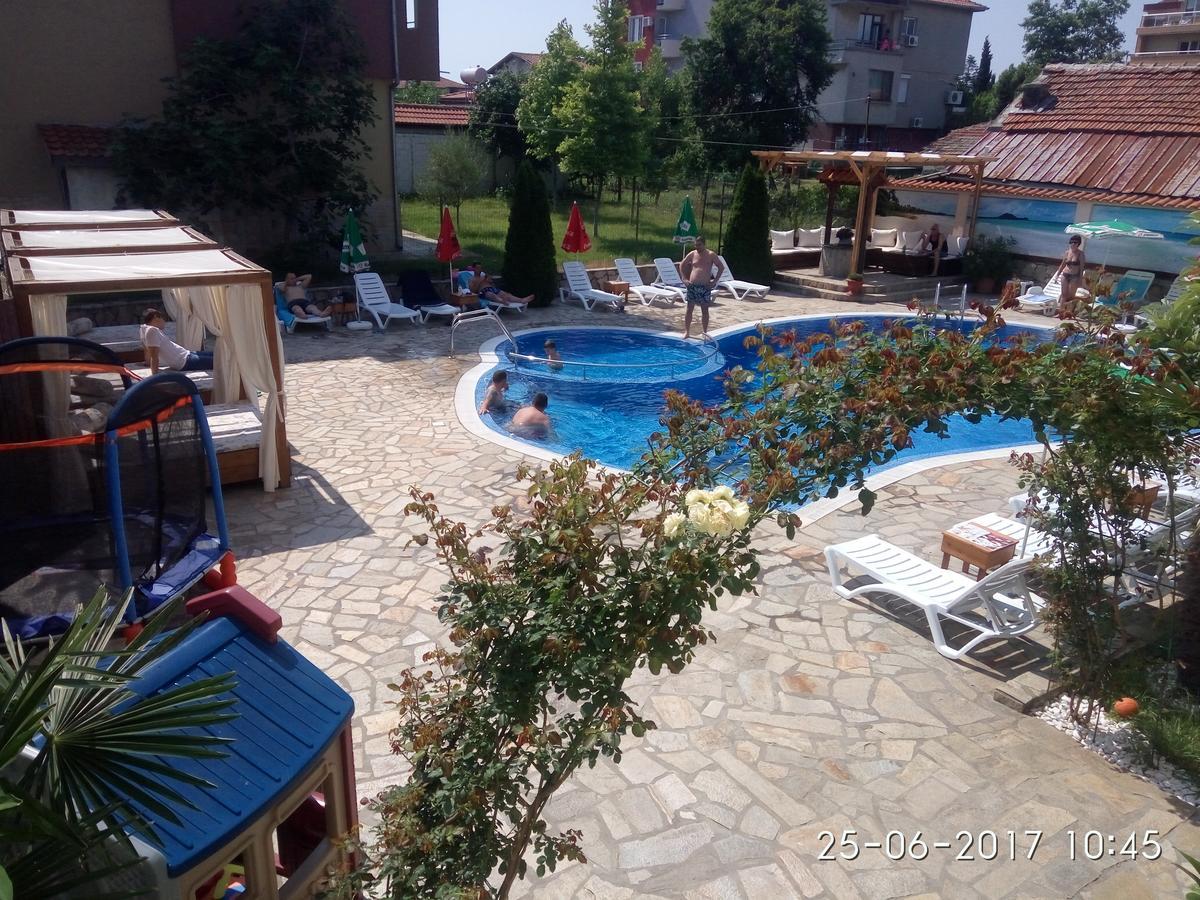 לוזנטס Saint George Family Hotel מראה חיצוני תמונה